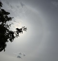 Halo &uuml;ber Deutschland: Leuchtender Ring k&uuml;ndigt Regen an